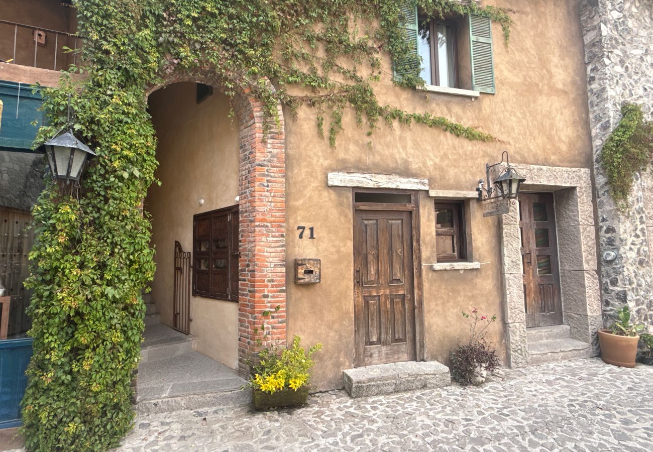 Appartamento a Val’Quirico - Sicilia con Terraza y chimenea