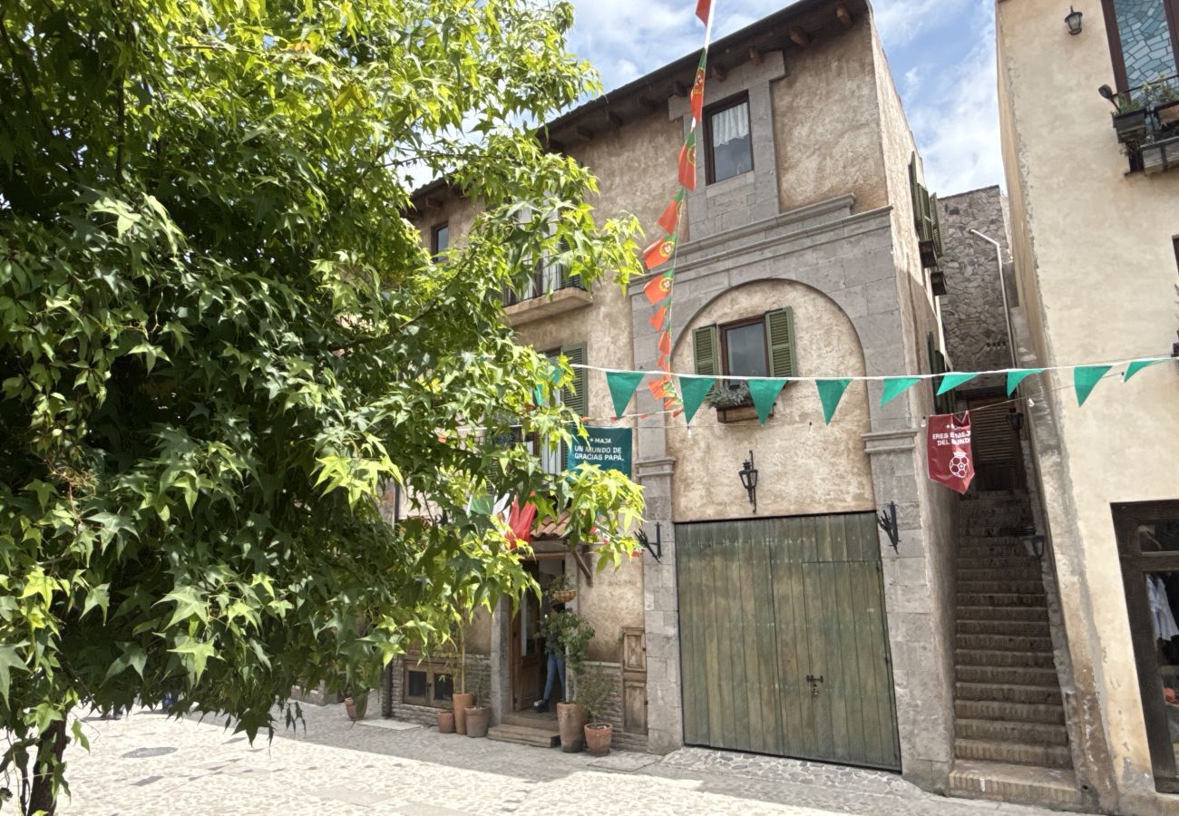 Appartamento a Val’Quirico - Luna Toscana Loft con Balcón