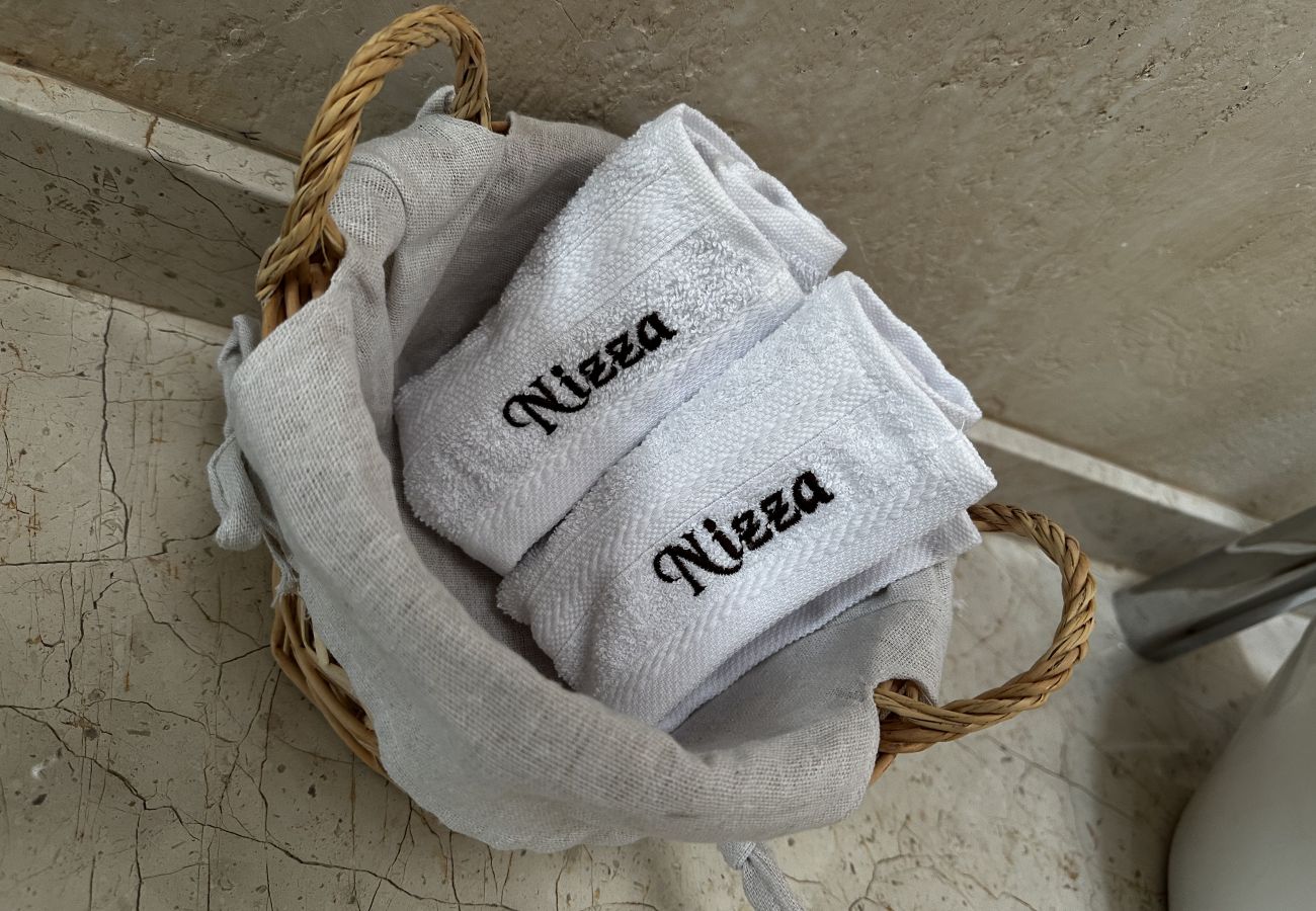 Apartment in Val’Quirico - Nizza 10-110 Ricardo Hernandez